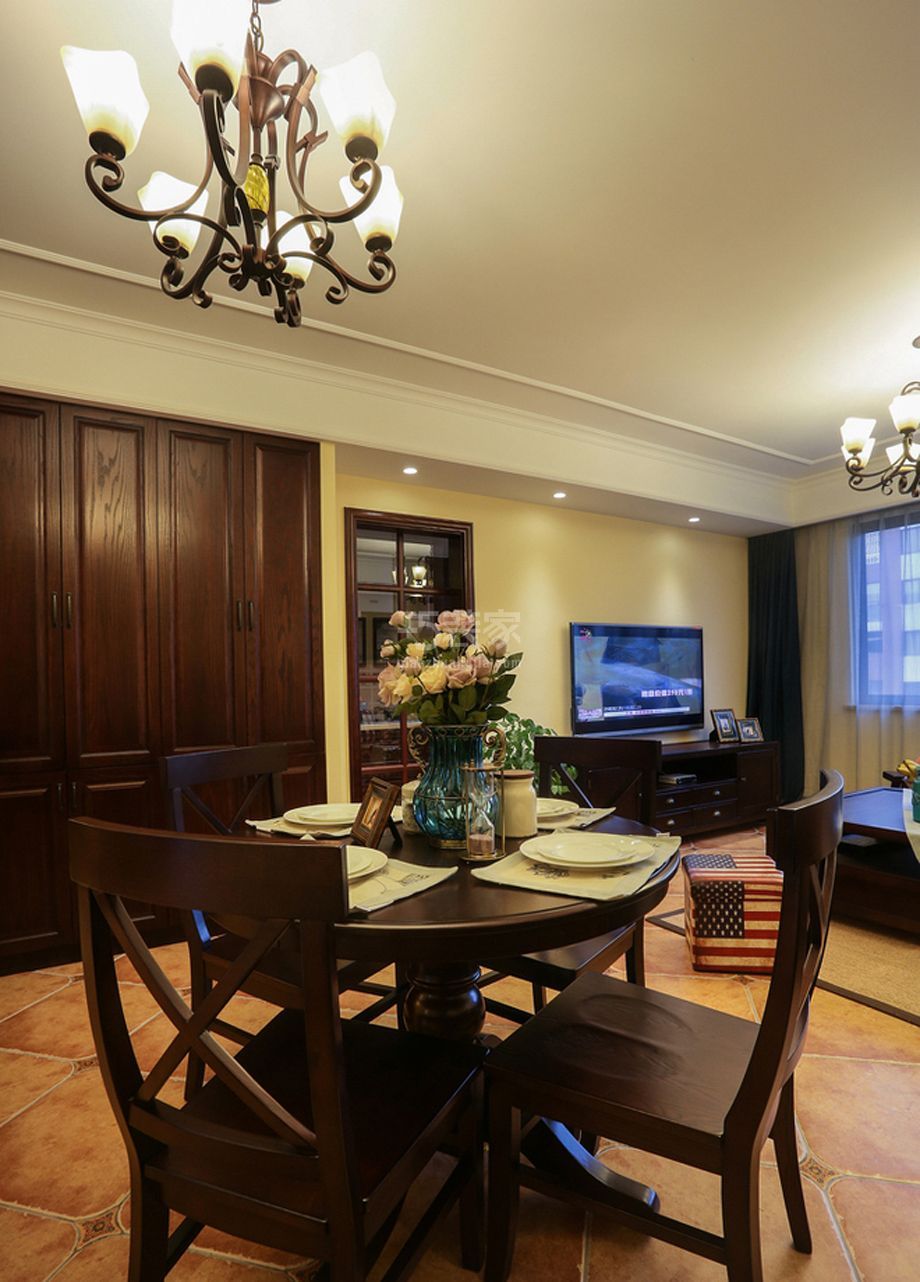 -金泰丝路花城126平米简美风格