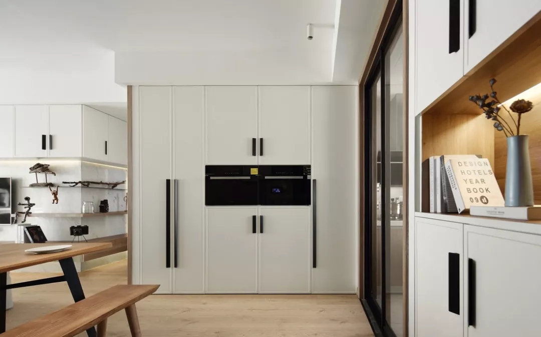 108㎡现代简约三居 装饰性与实用性兼得