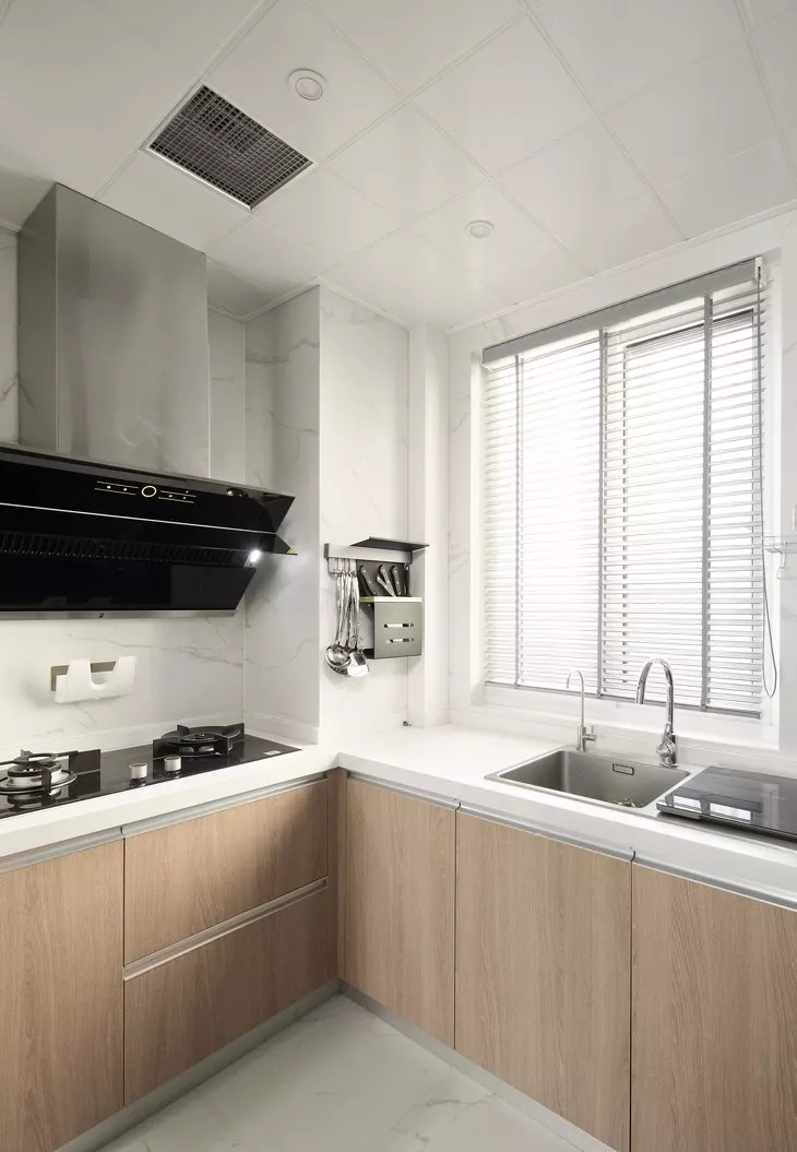 108㎡现代简约三居 装饰性与实用性兼得