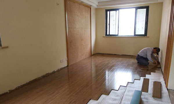 夏季铺地板的注意事项有哪些？