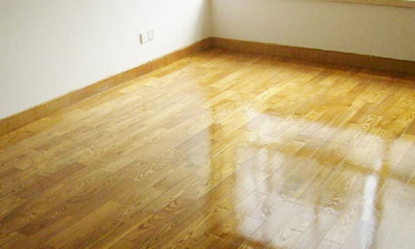 如何给自己家地板打蜡