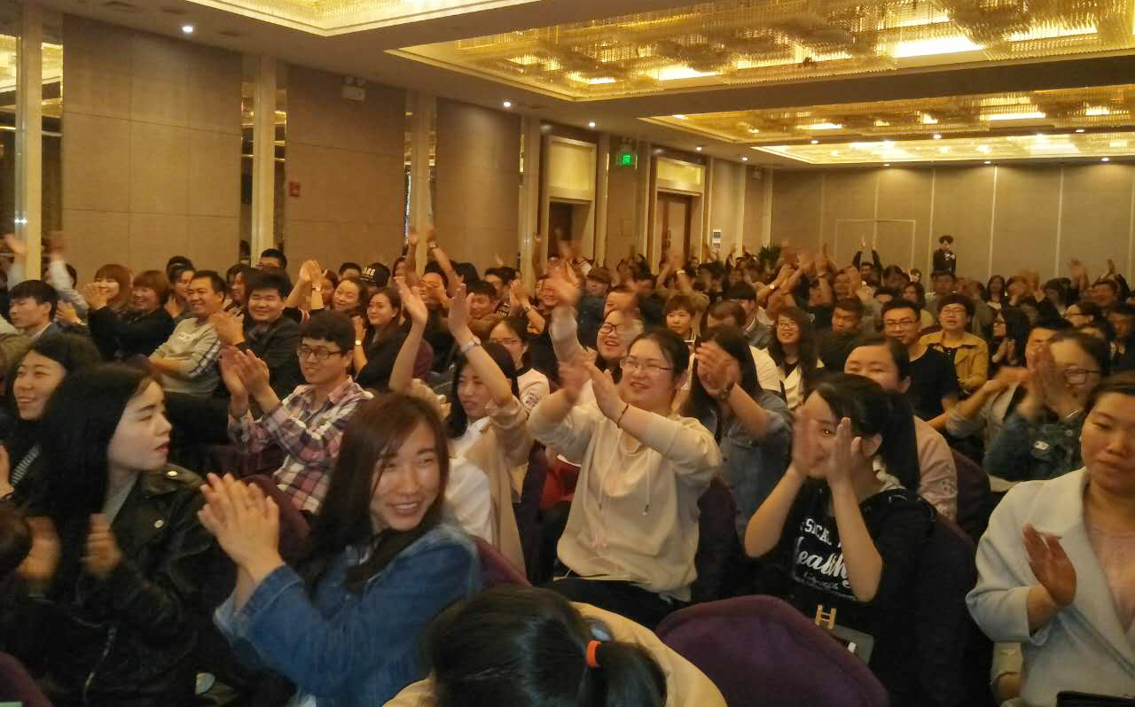 今朝装饰&巧装家四月表彰大会